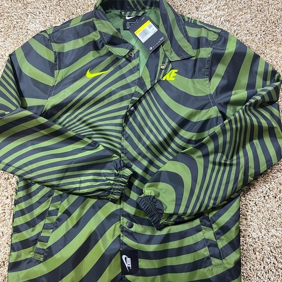 Nike Men's Size Small Air Max Coaches Windbreaker Jacket CW475-326 - Picture 1 of 5